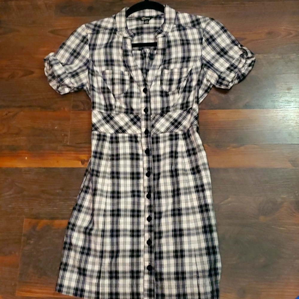 Guess Small Plaid Black & White Button-down Dress